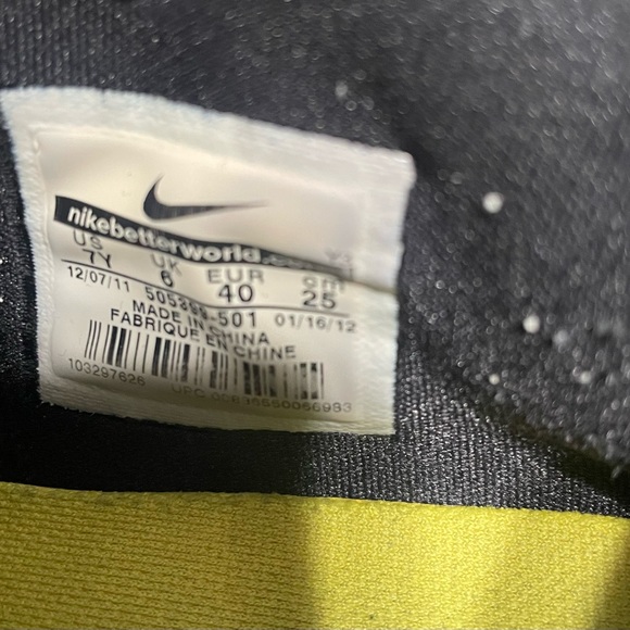 Kobe Shoes - Picture 3 of 7